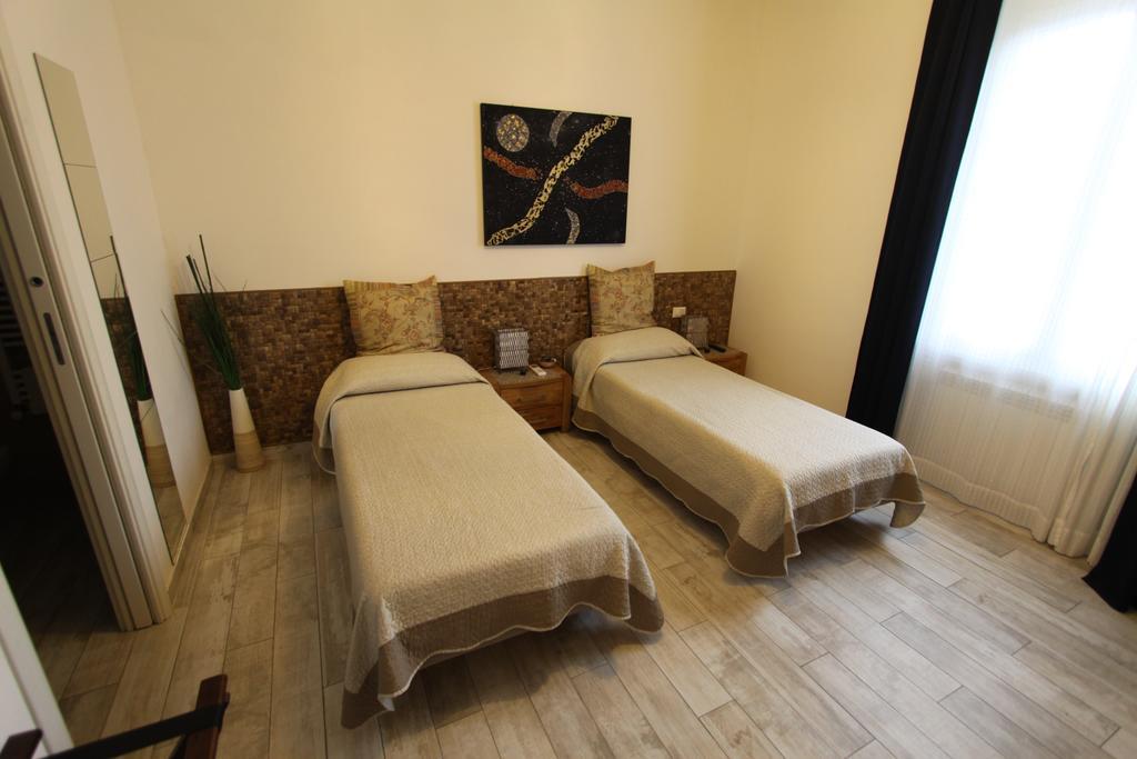 La Spezia Holidays' Rooms ภายนอก รูปภาพ